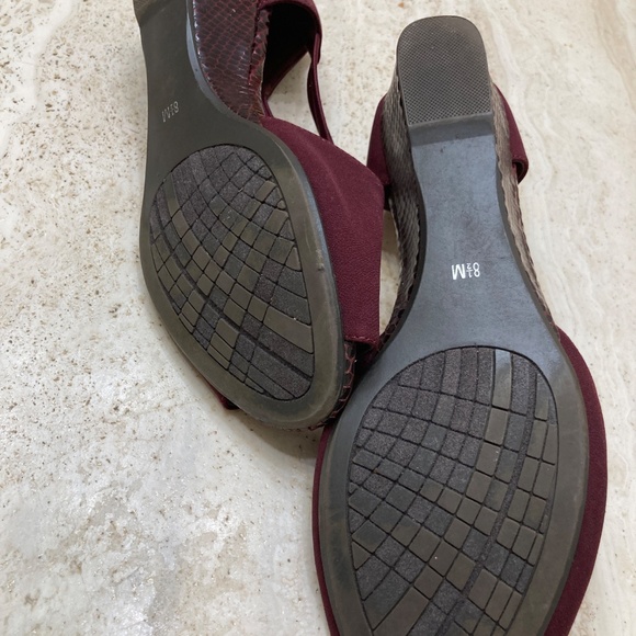 Impo Stretch Burgundy Wedges Size 8 1/2M Heel Height 2 Inches - Picture 5 of 8